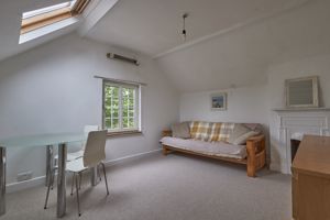 Top Floor Lounge- click for photo gallery